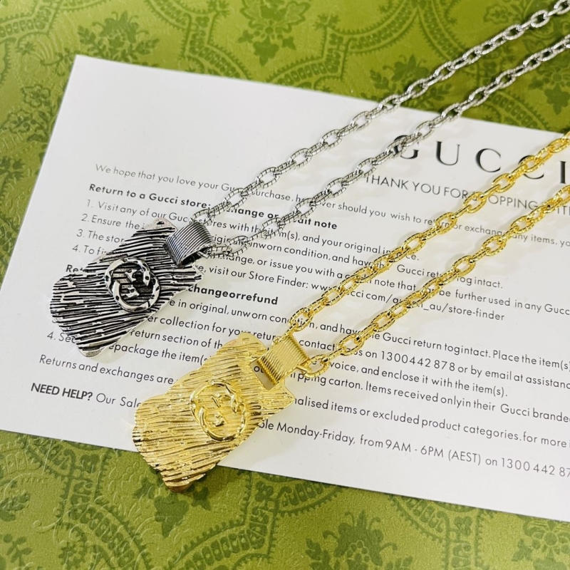 G*u*i necklaces